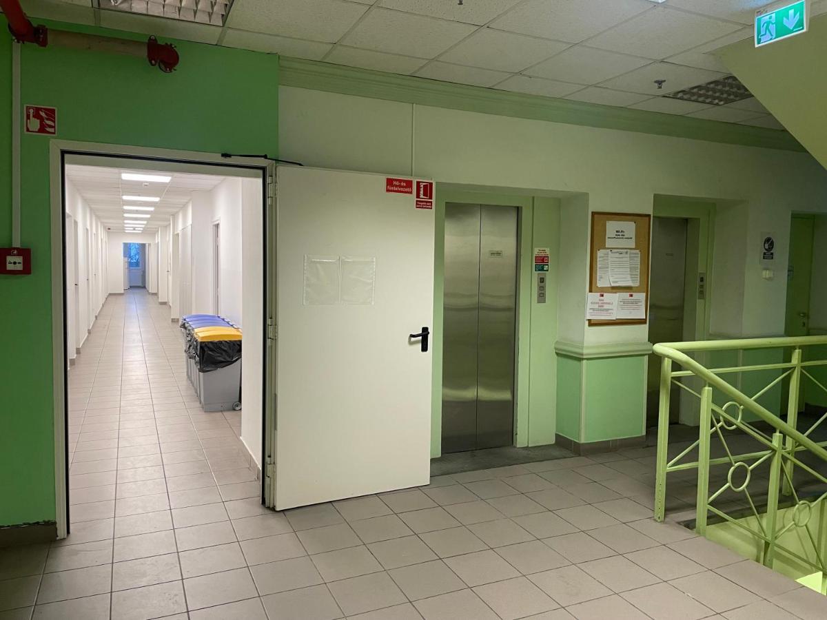 The College Group Hostel Budapest Luaran gambar